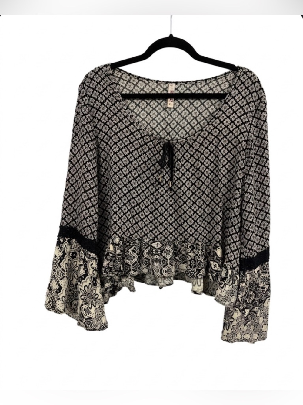 Mudd Black & Cream Printed Boho Ruffle Peasant Blouse